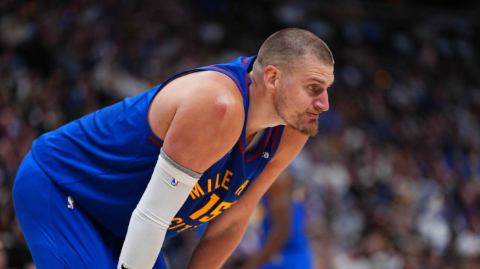 Dobro je prošao, Nikola ga nije nokautirao - Skandal je šta rade Jokiću (VIDEO)