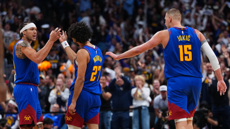 Kuva u Americi: Lajavi Mekdenijels udario na Jokića ispod pojasa, pa ućutkan