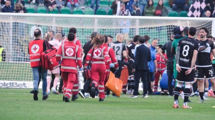 Horor na terenu: Klinsman slomio vrat, hitno prebačen u bolnicu (VIDEO)