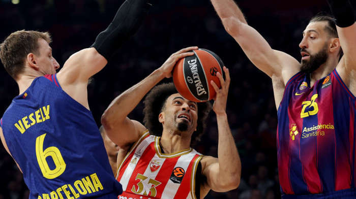 Šta to radi Jan Veseli?! Bivši igrač Partizana razbesneo navijače Zvezde (VIDEO)