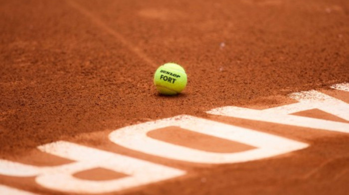 Pukla bruka - Bosanski teniser usred meča hteo da tuče navijača (VIDEO)