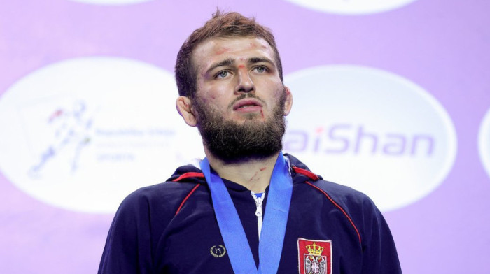 Srbin osvojio zlatnu medalju usred Tirane: "Bože pravde“ odjekivalo Albanijom nakon velikog uspeha