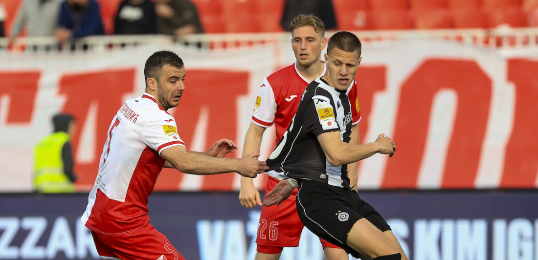 Upaljen alarm, očajni navijači Partizana u panici: Jadno, agonija, bolje ne izlazite na teren...