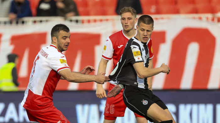 Upaljen alarm, očajni navijači Partizana u panici: Jadno, agonija, bolje ne izlazite na teren...