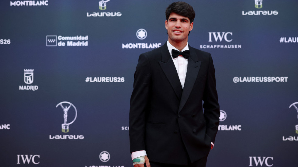 Alkaraz objavio fotku iz doma, podigao noge na sto... Pogledajte gde je trofej (FOTO)