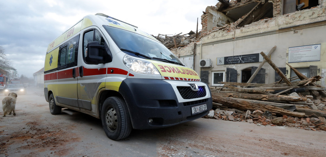 Drama u Hrvatskoj! Urušila se tribina stadiona, ima povređenih