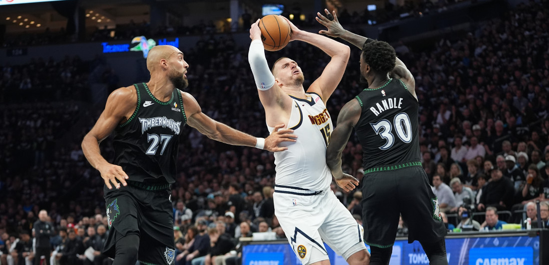 (VIDEO) Ljudi, ovo morate da vidite: Centar Minesote "zaključao" Jokića, Srbin nije znao šta ga je snašlo