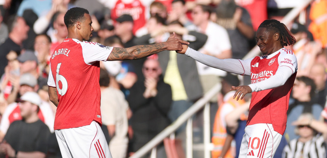 Ezeova strela za povratak na vrh: Arsenal preživeo nalete Njukasla i ponovo je lider