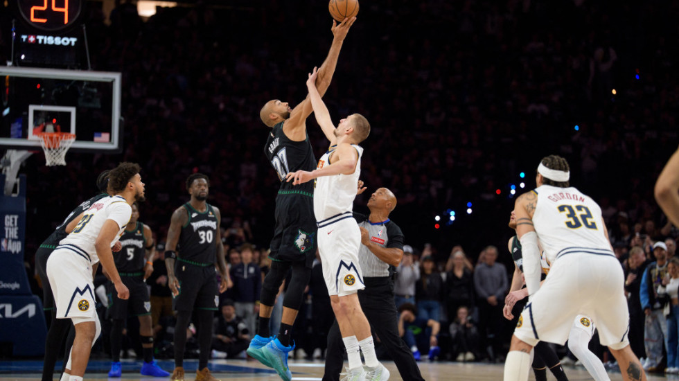 Jokić poludeo: Srbin hteo da tuče Mekdenijelsa posle ponižavanja Denvera (VIDEO)