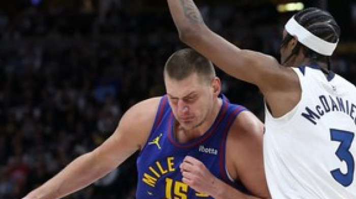 Jokić je ogroman kao đavo: Amerikancu se odsekla kolena kad je video Nikolu ispred sebe (VIDEO)