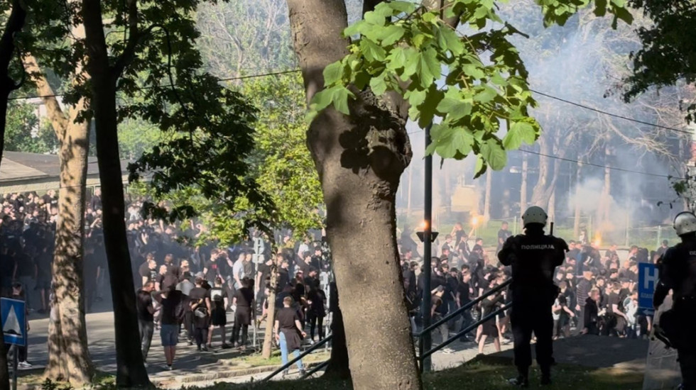 Navijači Partizana krenuli ka "Marakani"! Evo šta pevaju (VIDEO)