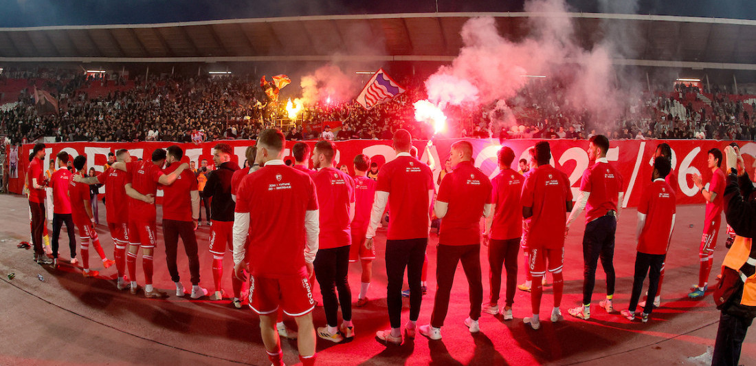 Auh, kakva provokacija sa "Marakane": Zvezda brutalno potkačila Partizan posle nove titule (FOTO)