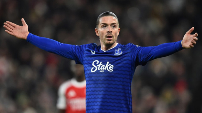 Fudbaler mrtav pijan u sred bela dana: Nova slika, stara priča (FOTO)