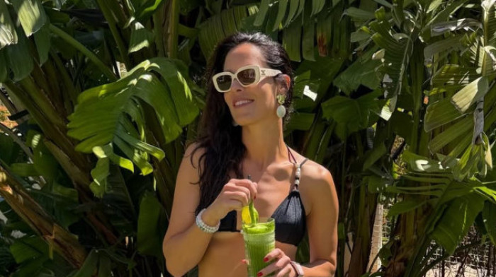 Hot, hot! Ana se skinula i pokazala brutalnu figuru, a onda je poslala poruku! (FOTO)