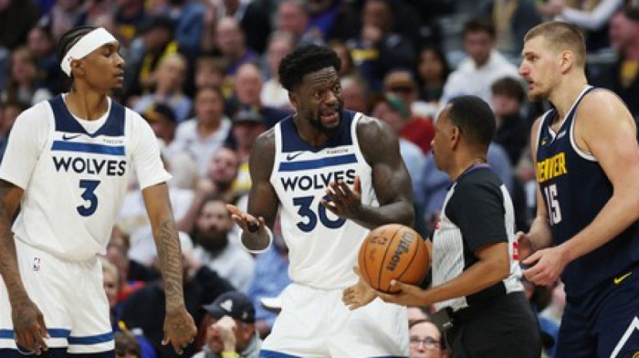 Šta se dešava s Jokićem? Opet je planuo, Srbina jedva zaustavili (VIDEO)