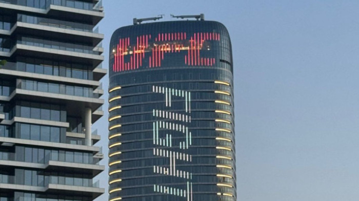 Ceo svet gleda u Srbiju - Kula Beograd u znaku UFC, Grenelova objava zapalila mreže (FOTO/VIDEO)