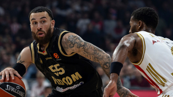 Majk Džejms napravio haos posle isključenja: Sugerisao dvojici abaligaških sudija da su plaćeni