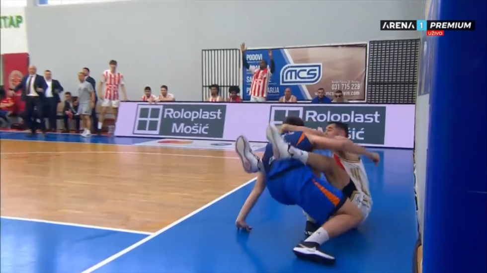 Ovo niste videli! Tuča iz drugog ugla: Čibej prvi zamahnuo, Kalinić uzvratio pesnicama (VIDEO)