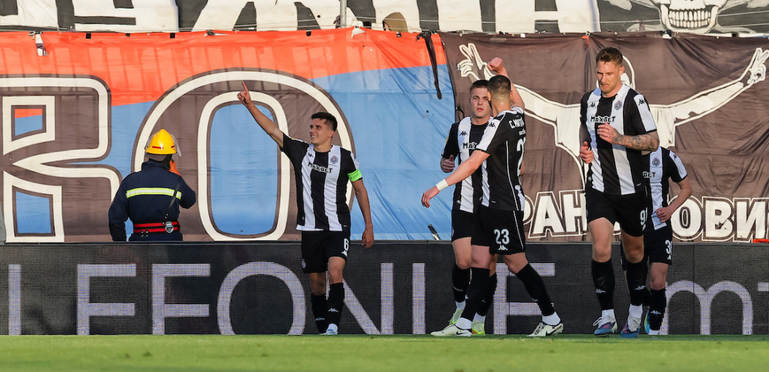Partizan gazi ka pobedi! Ugrešić pred poluvreme duplirao prednost protiv Novog Pazara