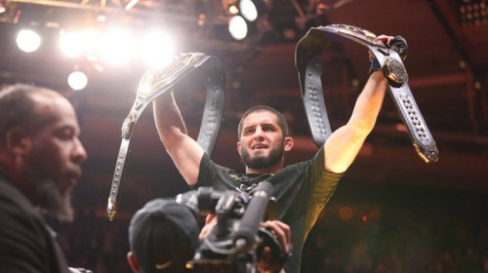 Šampion ne da pojas! Mahačev ispisao istoriju
