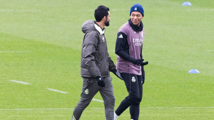 Arbeloa napokon progovorio: Boli me... Najbolji ne nose smoking nego blatnjav dres!