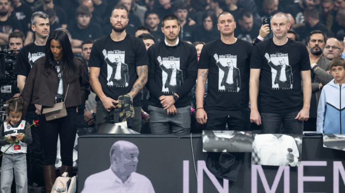 Grobari se osim lopate dohvatili i ašova: Legende Partizana u novim ulogama (FOTO)