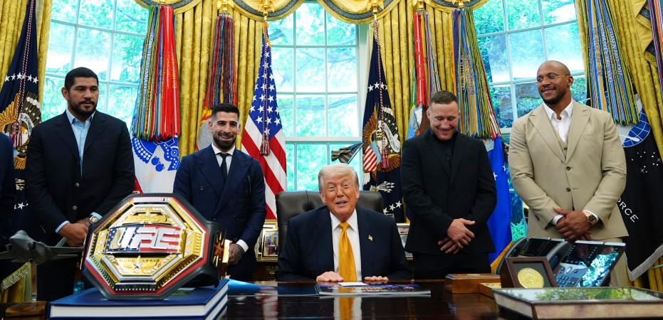 Tramp ugostio UFC borce i najavio spektakl u Beloj kući: Šampionski pojas "urkao šou" (FOTO GALERIJA)