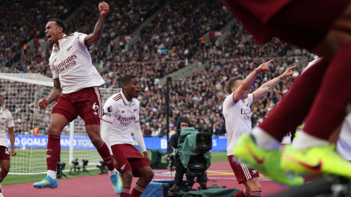 Infarkt završnica u Londonu! VAR odlučio šampionsku trku u Premijer ligi? (VIDEO)