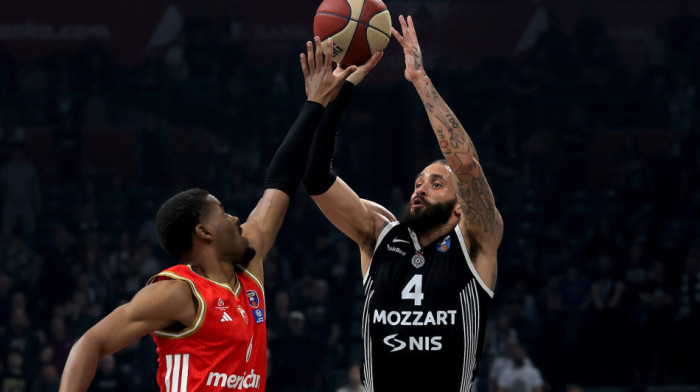 Zakuvalo se u Areni! Zvezda pokušava da istopi Partizanovu prednost