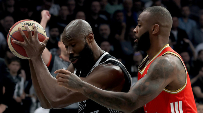 Zvezda grmi na sudije posle večitog derbija: Crveno-beli se oglasili, prozvali i Partizan
