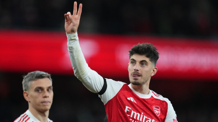 Ostrvo ponovo na nogama! Legende tvrde - Arsenal ima protekcije: Za šta služi VAR? (VIDEO)