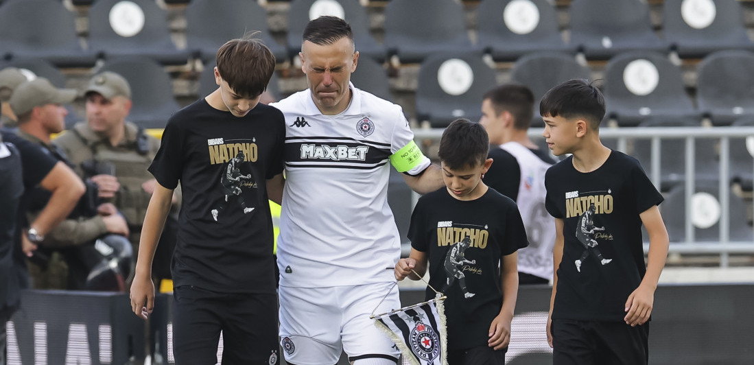 Festival emocija u Humskoj: Natho nije mogao da zaustavi suze, Partizan se oprostio od legende