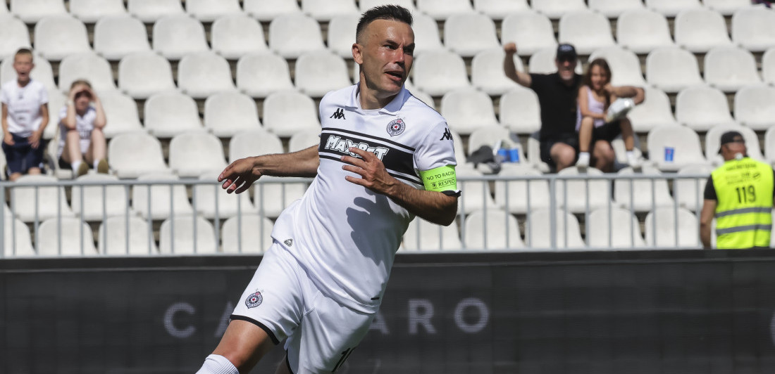 Gol pripisan Tremuleu! Crno-beli odlaze na odmor sa 2:0