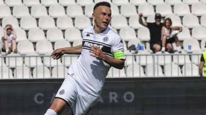 Gol pripisan Tremuleu! Crno-beli odlaze na odmor sa 2:0