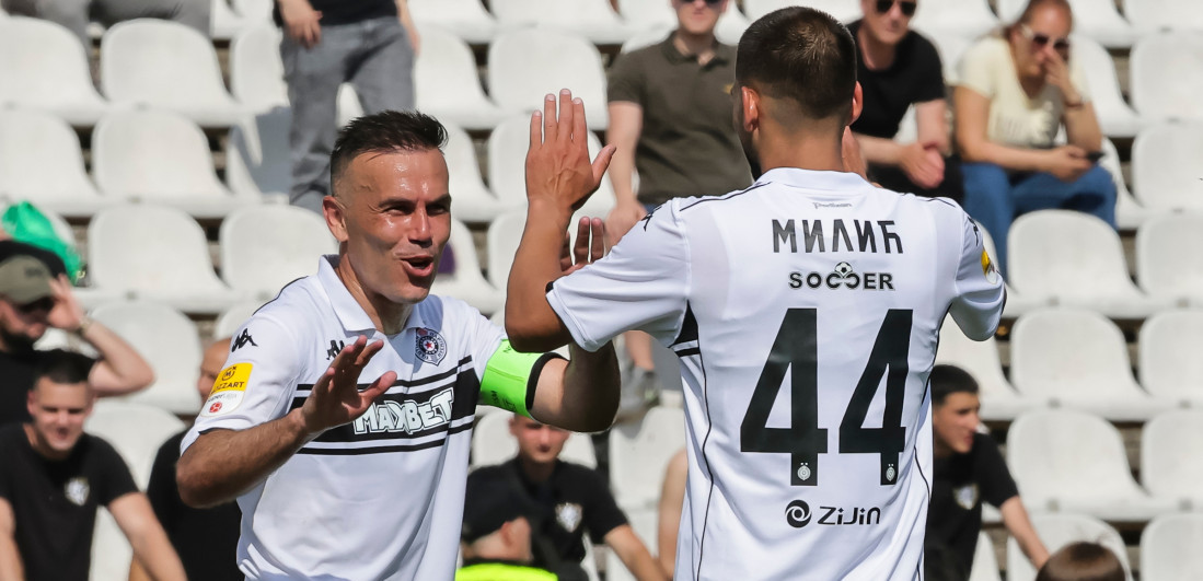 Suze, aplauzi, zagrljaji, Partizan poklonio petardu Nathu za kraj
