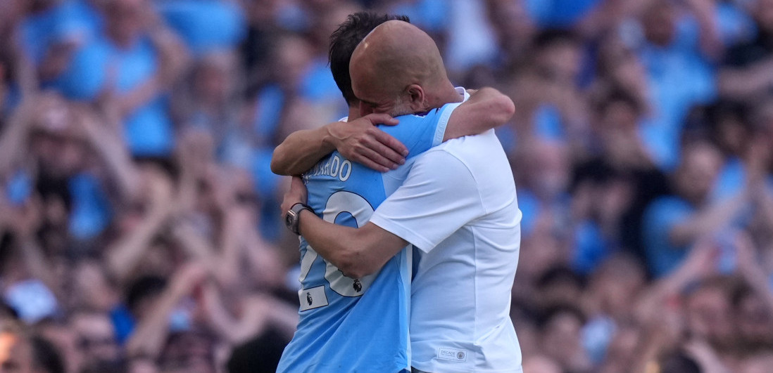 Reka suza na Ostrvu: Oprostili se Pep, Salah, Silva... (VIDEO)