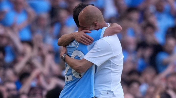 Reka suza na Ostrvu: Oprostili se Pep, Salah, Silva... (VIDEO)