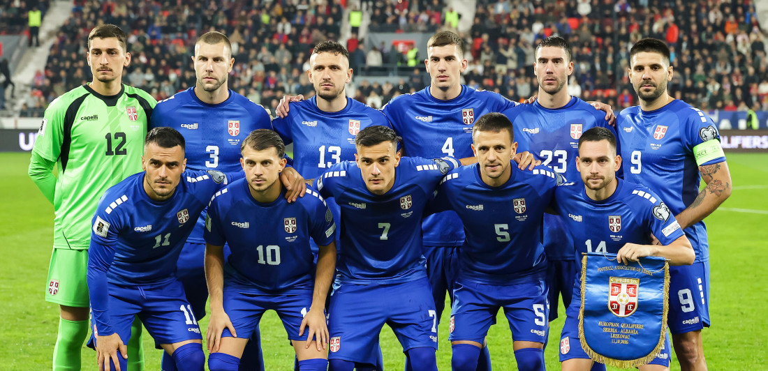 Divna slika sa stadiona: Srpski reprezentivac na nesvakidašnji način objavio da čeka dete (VIDEO)