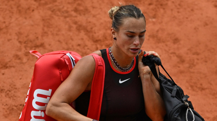 Arina Sabalenka završava karijeru?! Doživela težak poraz, pa se jadala: Za*ebala sam...