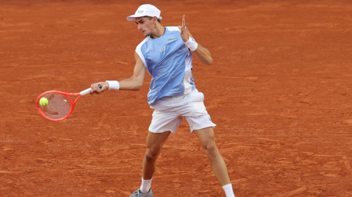 Šok na Rolan Garosu! Organizatori vraćaju novac navijačima, Arnaldi predao polufinale
