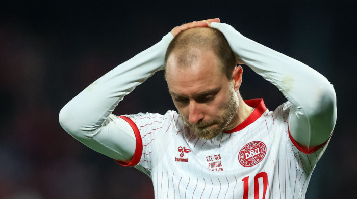 Je-zi-vo! Eriksen ponovo kolabirao! Meč odmah prekinut! (VIDEO)