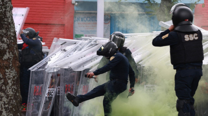 Jezive scene na otvaranju Mundijala: Demonstranti se sukobili sa policijom, letele kamenice i flaše (VIDEO)