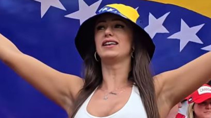 Ko je ona? Misteriozna Bosanka ukrala šou u Torontu, zbog nje su svi zaboravili na meč Kanade i BiH (VIDEO)