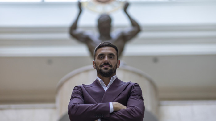 Tadić se pojavio među igračima Ajaksa i zapalio navijače: "Vidimo se!"
