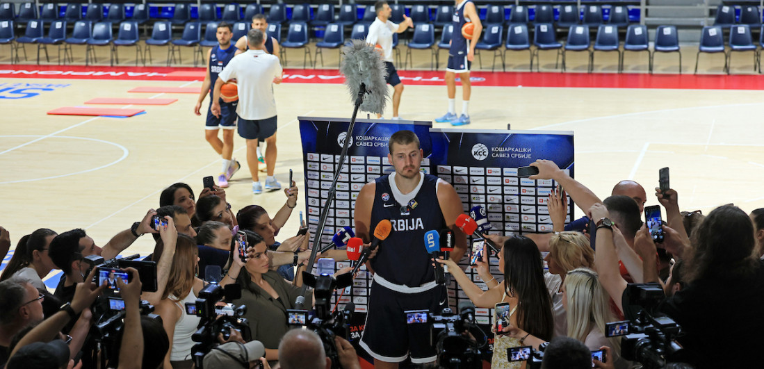 Nasmejani Jokić uliva strah celom svetu: FIBA već otpisala Švajcarce i Bosance
