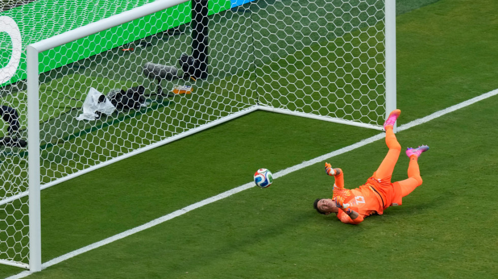 Urugvajac upao u depresiju... Muslera se hitno oglasio nakon bruke na Svetskom prvenstvu!