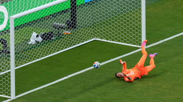 Urugvajac upao u depresiju... Muslera se hitno oglasio nakon bruke na Svetskom prvenstvu!