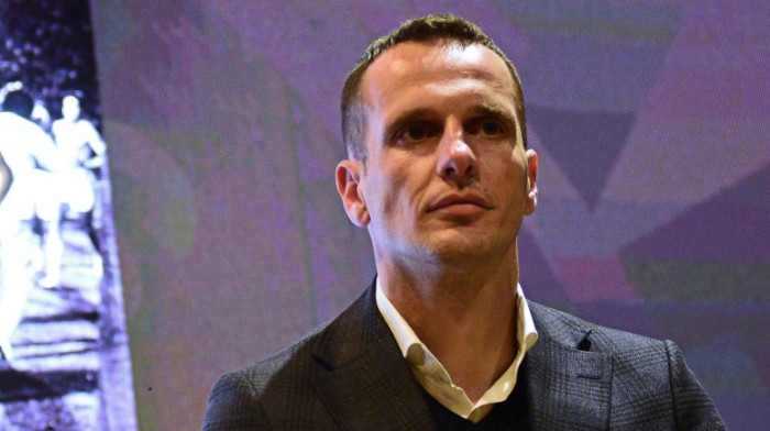 Pokušao sam da se odbranim, ali sam dobio udarac u glavu! Jovanović se oglasio posle napada