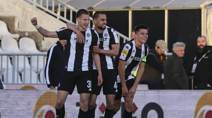 Auuu, Partizan ima milione na stolu: Biser crno-belih pred odlaskom