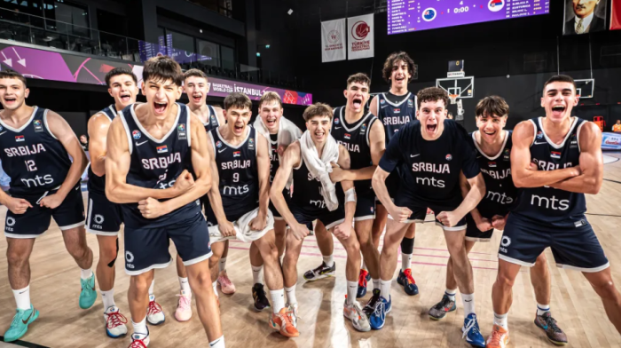 Turčin divlja, a Miličić i Pavlović gledaju i smeškaju se: Ovo je fotografija godine (VIDEO)